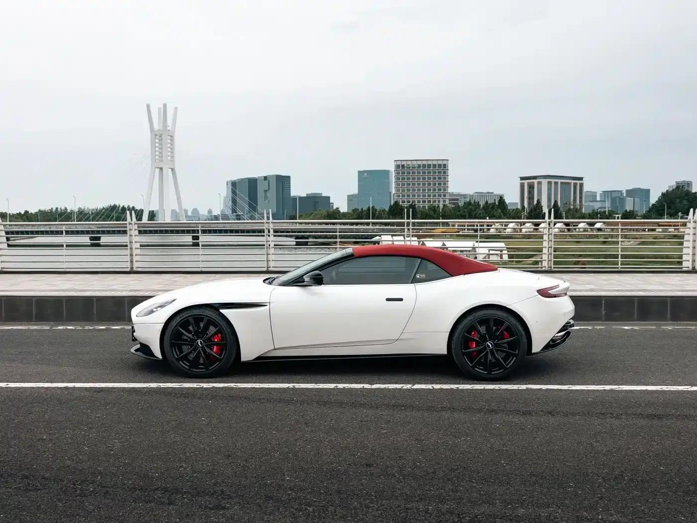 Aston Martin DB11 2019 4.0T V8 Volante — миниатюра 7