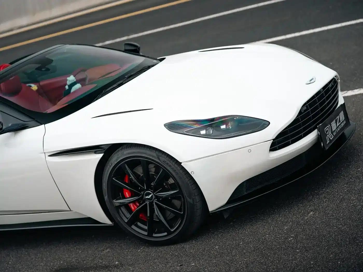 Aston Martin DB11 2019 4.0T V8 Volante — миниатюра 10