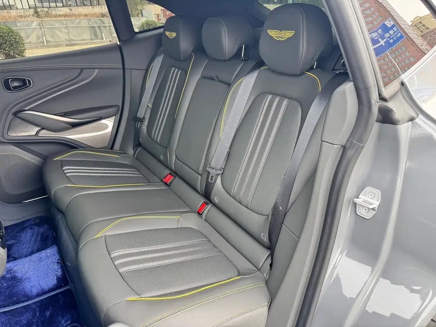 Aston Martin DBX 2025 4.0T V8 707 — миниатюра 15