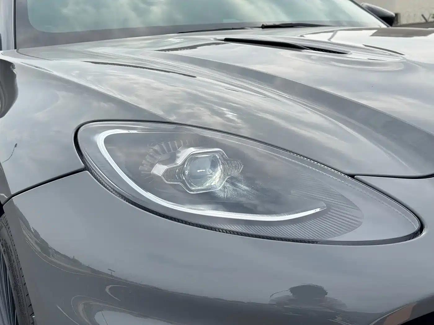 Aston Martin DBX 2025 4.0T V8 707 — миниатюра 4
