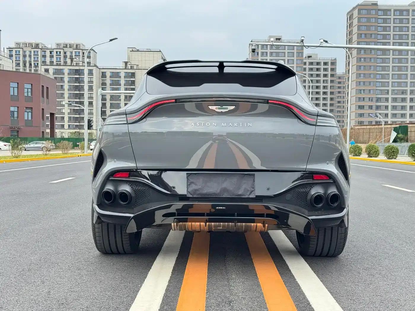 Aston Martin DBX 2025 4.0T V8 707 — миниатюра 6