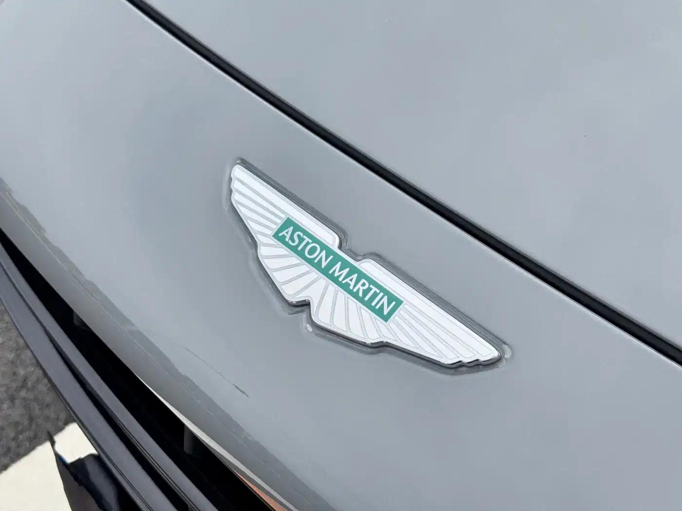 Aston Martin DBX 2025 4.0T V8 707 — миниатюра 10