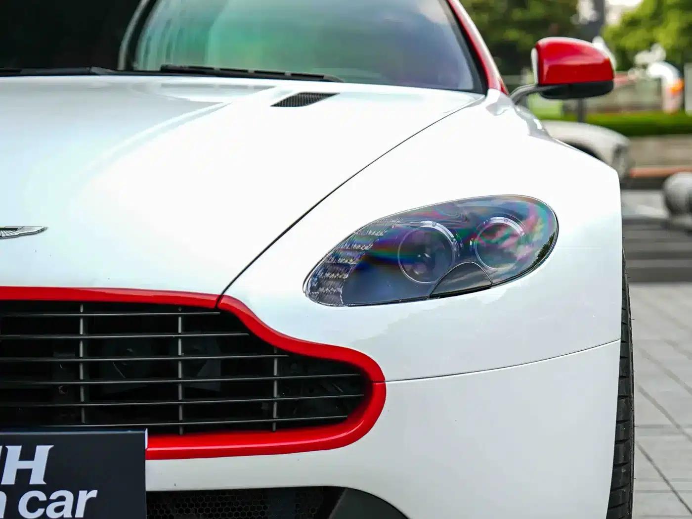 2015 V8 Vantage 4.7L Coupe — миниатюра 3