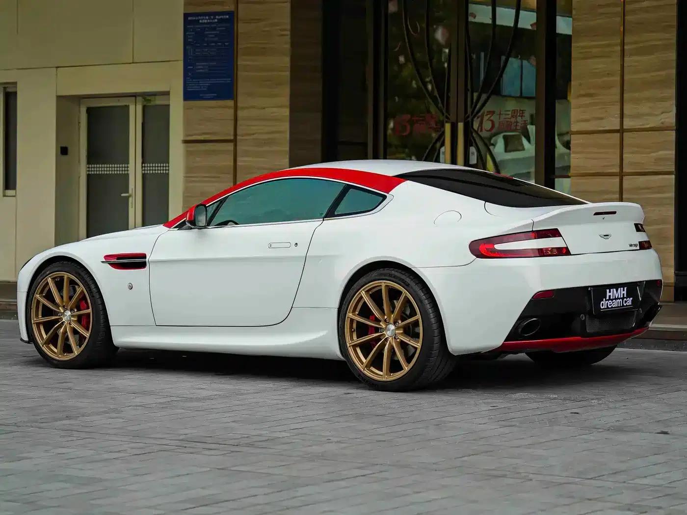 2015 V8 Vantage 4.7L Coupe — миниатюра 10