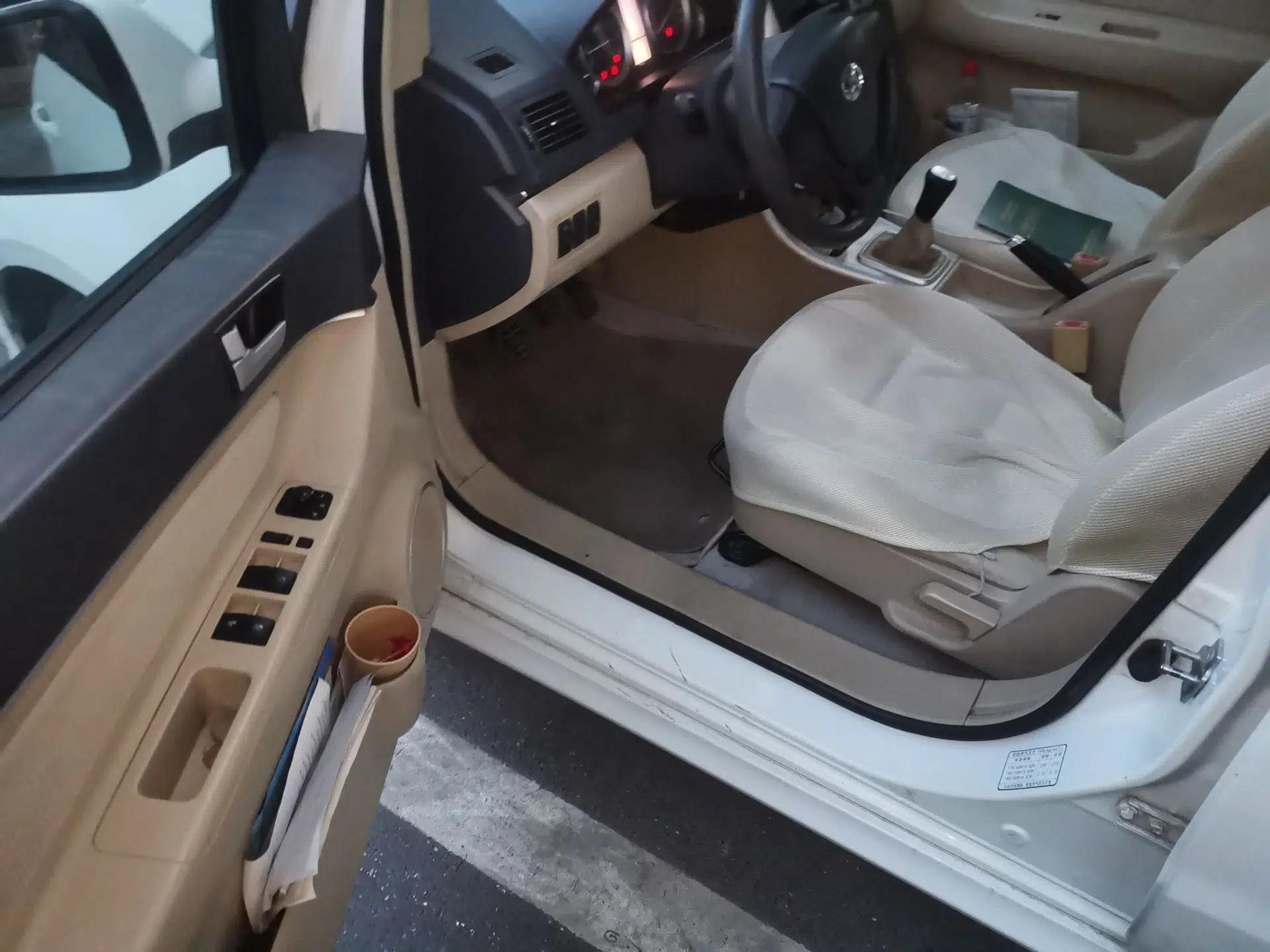 BAIC E Series 2013 Sedan 1.3L Manual Lotte Edition — миниатюра 17
