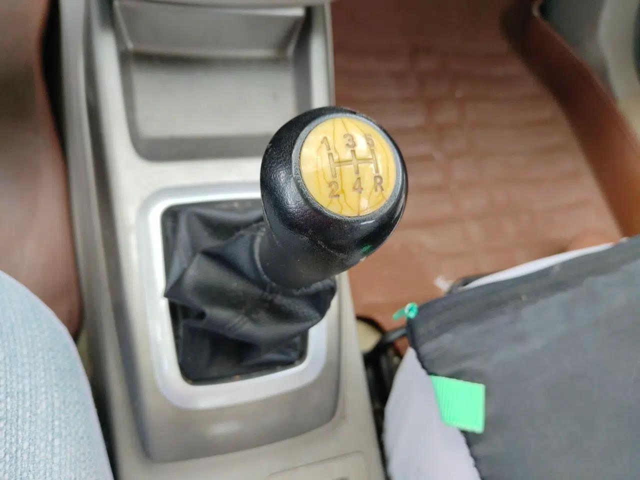CHANGAN Alsvin V3 2012 1.3L Manual Luxury Version China IV Standard — миниатюра 15