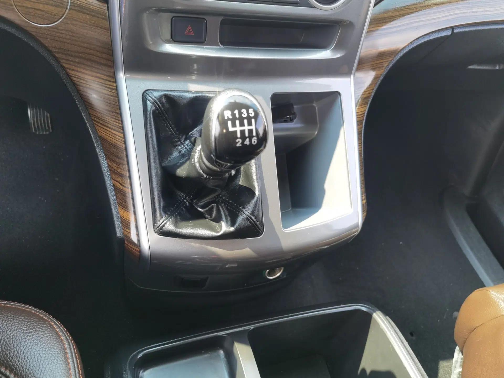 FORTHING Lingzhi PLUS 2021 2.0L Manual Luxury 9-Seater — миниатюра 15