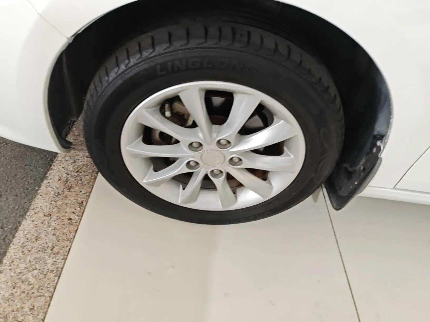 FORTHING Joyear S50 2016 2.0L Manual Luxury Version — миниатюра 9