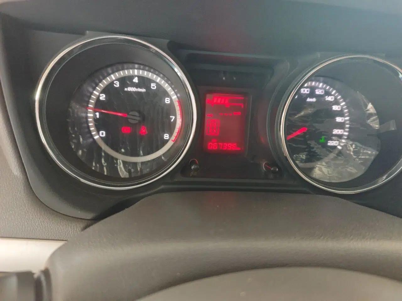 Dongfeng Aeolus A60 2012 1.6L Manual Luxury Model — миниатюра 13