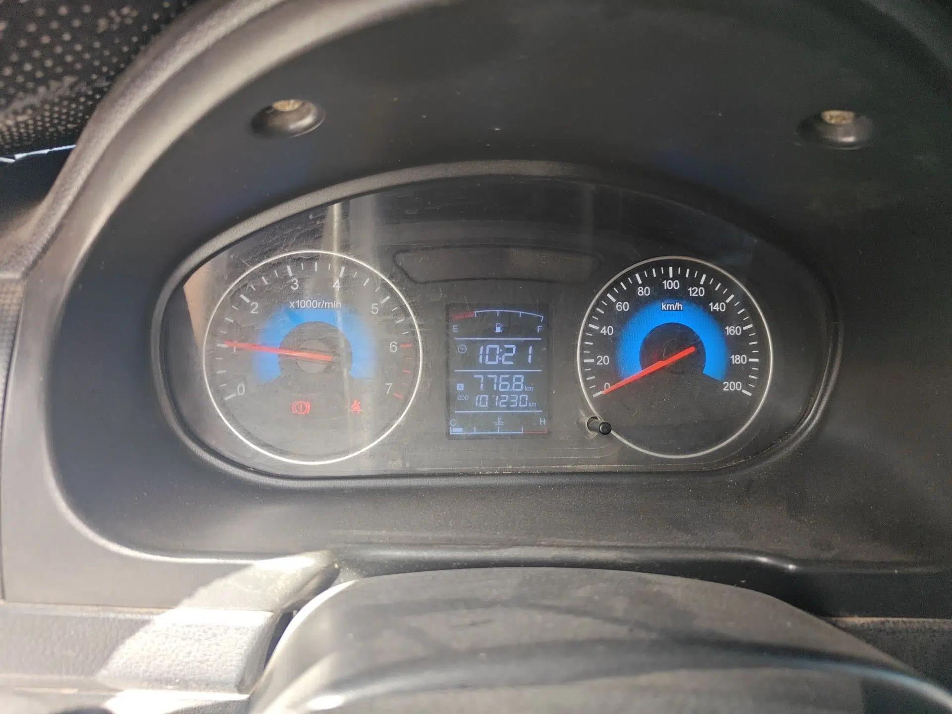 Dongfeng Fengon 330 2014 1.5L Manual Standard Edition DK15-02 — миниатюра 13