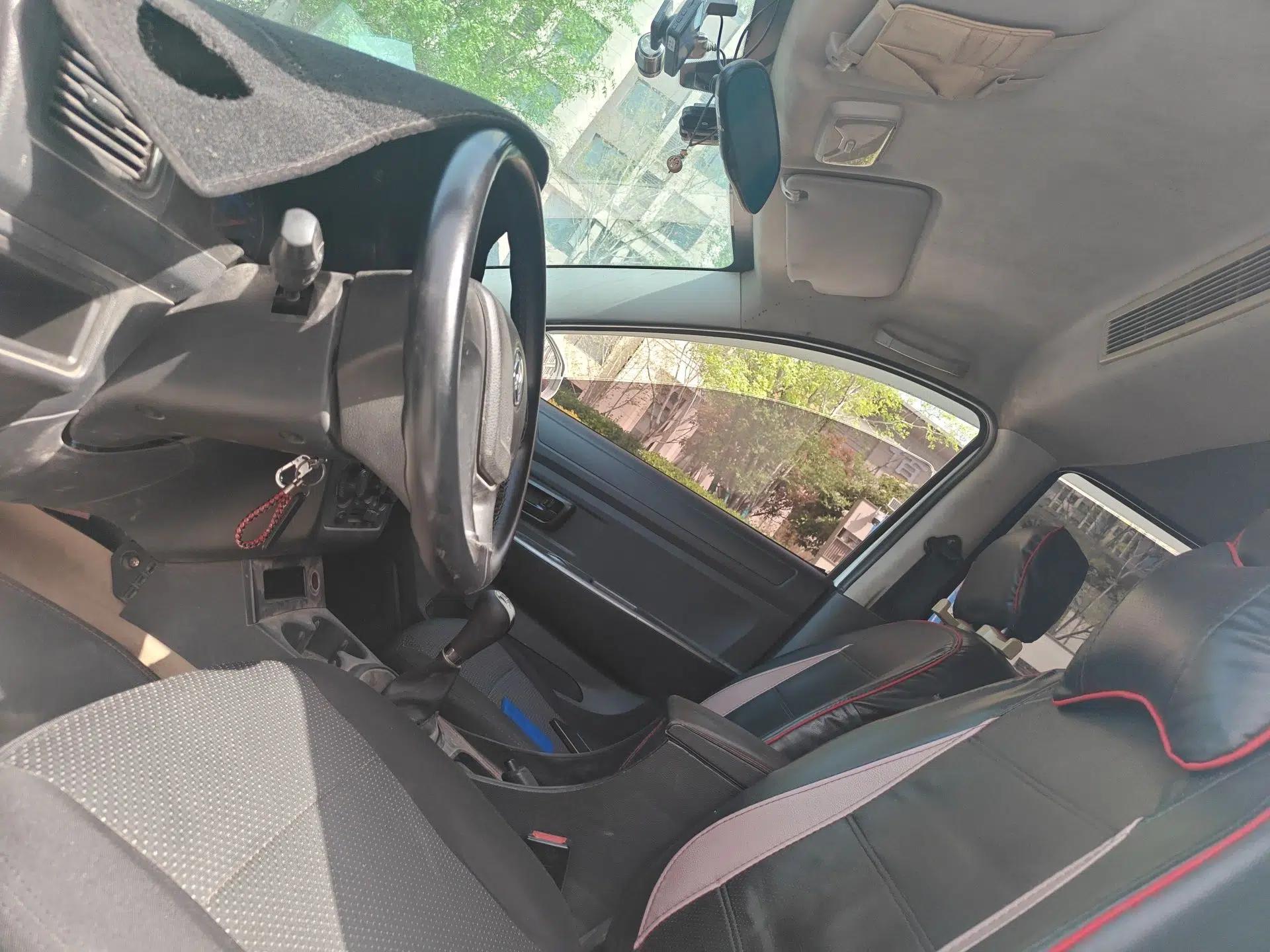 Dongfeng Fengon 330 2014 1.5L Manual Standard Edition DK15-02 — миниатюра 16