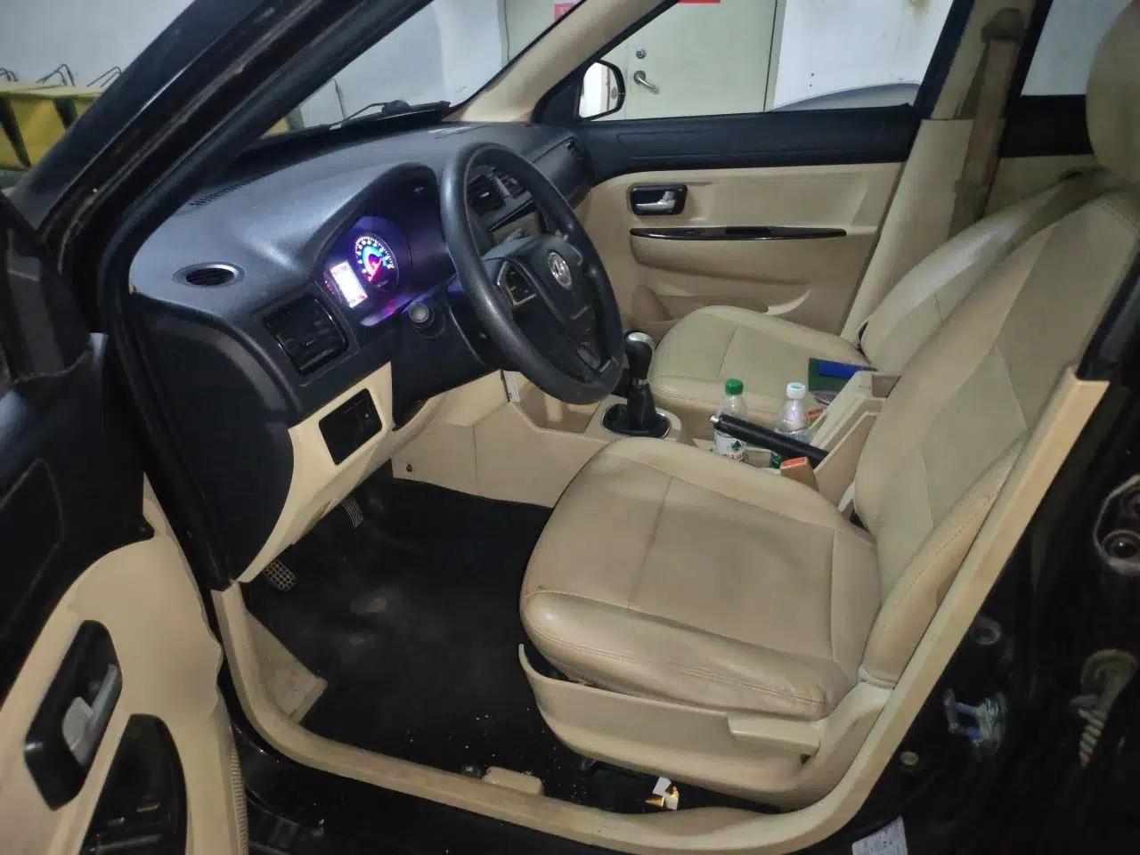 Dongfeng Fengon 370 2016 1.5L Manual Standard Edition SFG15-02 7 Seats — миниатюра 17