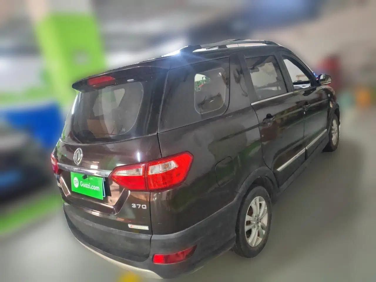 Dongfeng Fengon 370 2016 1.5L Manual Standard Edition SFG15-02 7 Seats — миниатюра 6