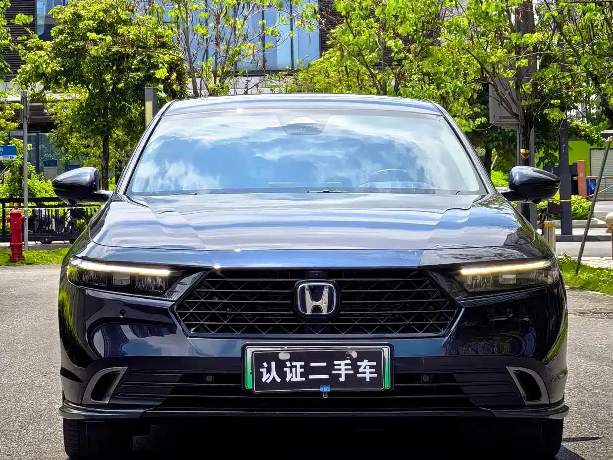 Accord PHEV 2025 2.0L e:PHEV Premium Edition — миниатюра 2
