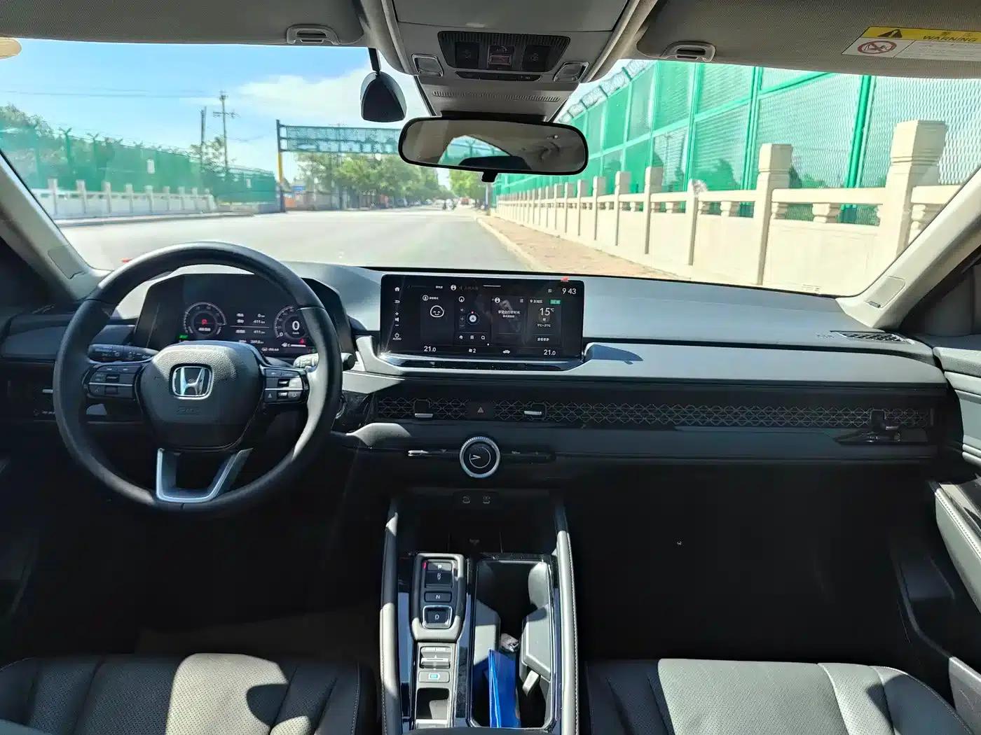 Accord PHEV 2023 2.0L e:PHEV Premium Edition — миниатюра 11