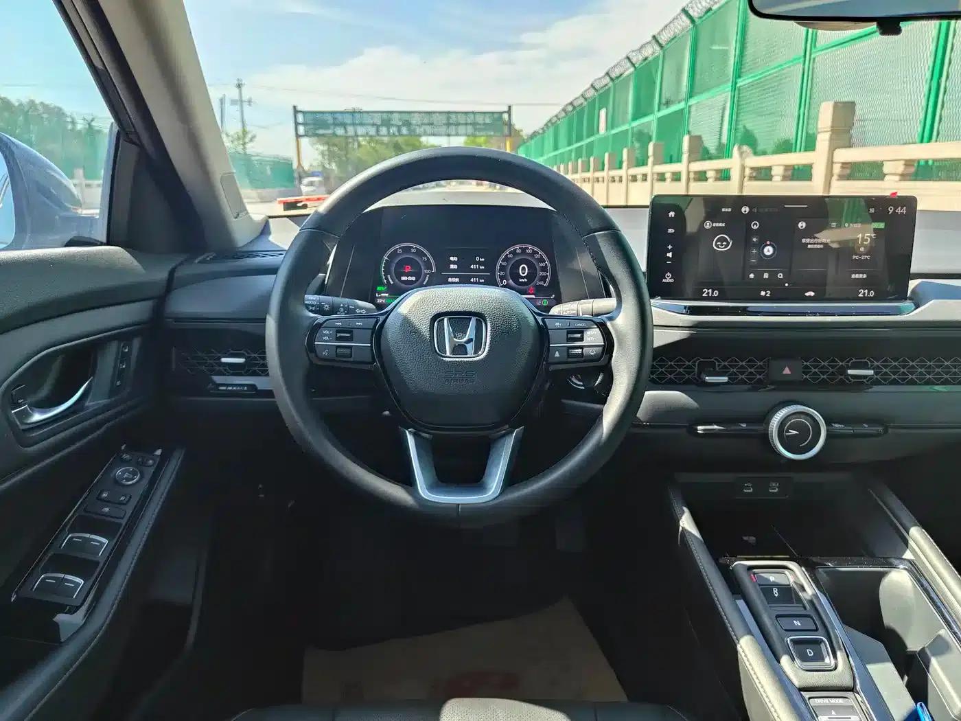 Accord PHEV 2023 2.0L e:PHEV Premium Edition — миниатюра 13