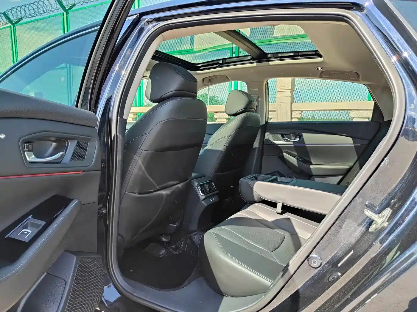 Accord PHEV 2023 2.0L e:PHEV Premium Edition — миниатюра 8