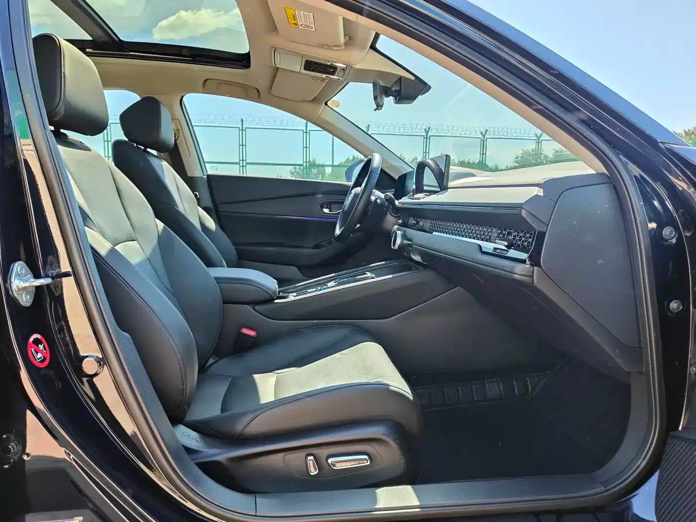 Accord PHEV 2023 2.0L e:PHEV Premium Edition — миниатюра 10
