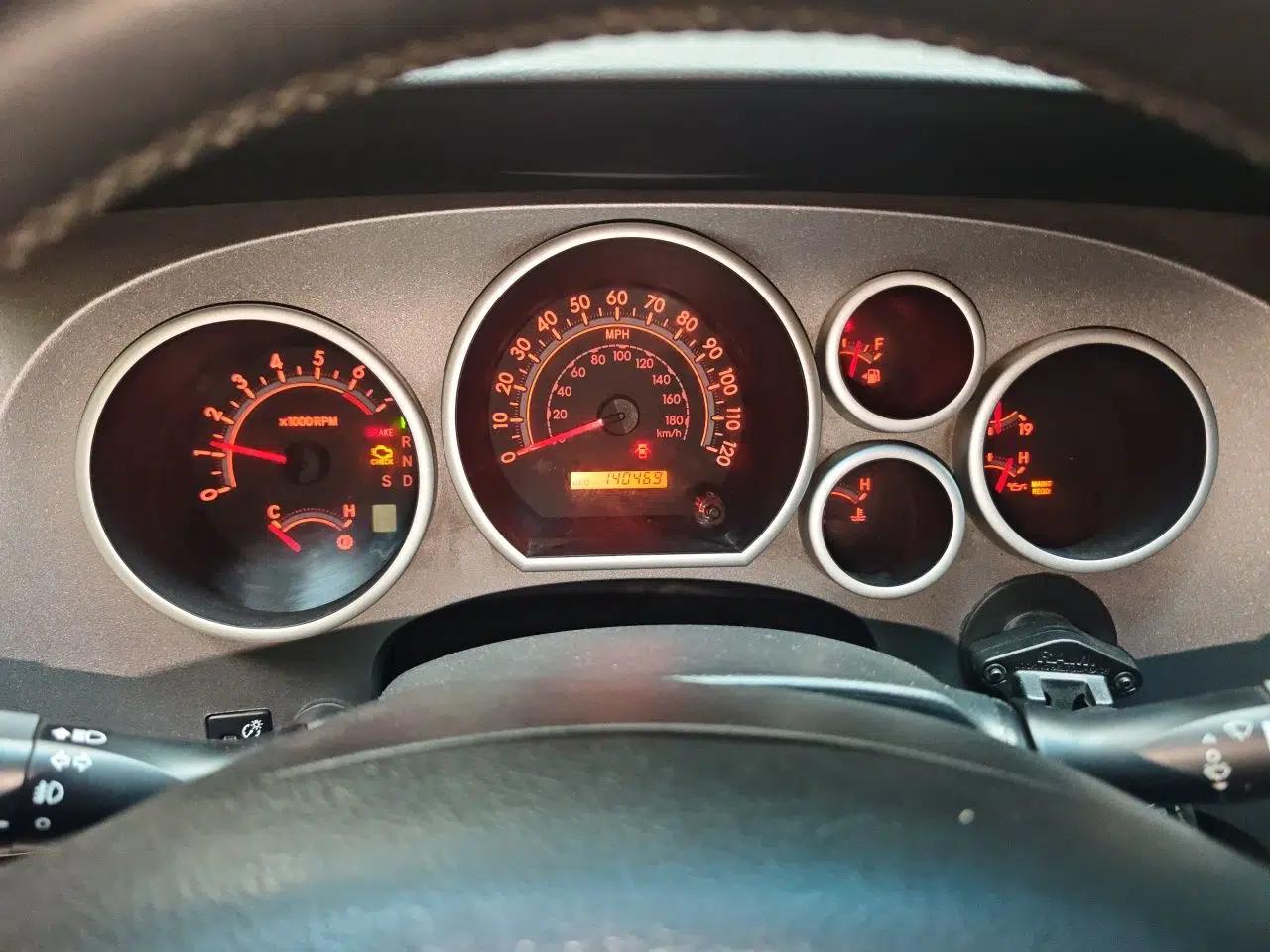 Toyota Tundra 2011 5.7 Standard Edition — миниатюра 12