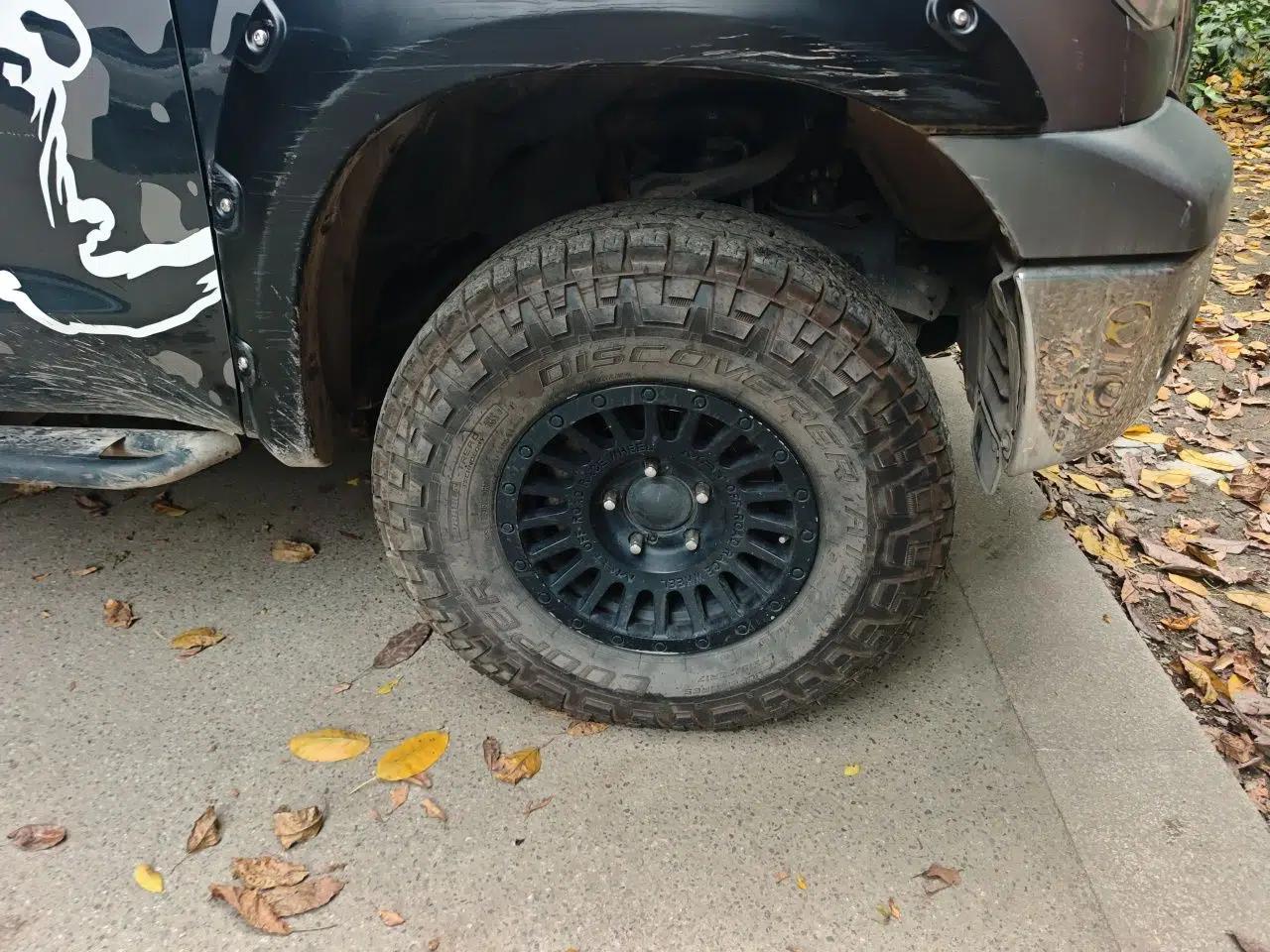 Toyota Tundra 2011 5.7 Standard Edition — миниатюра 8