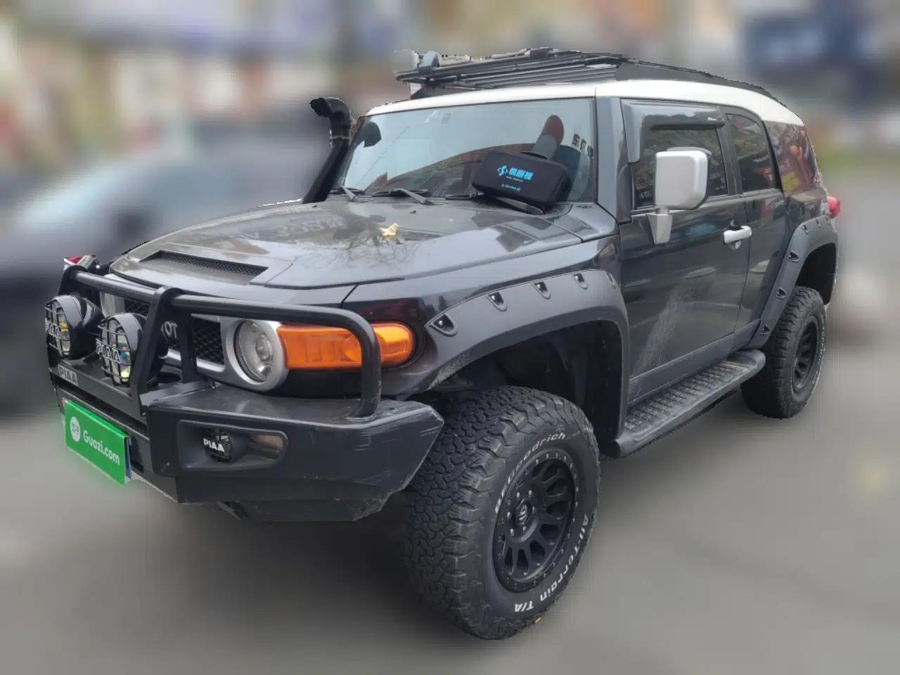 Toyota FJ Cruiser 2010 4.0L — миниатюра 1