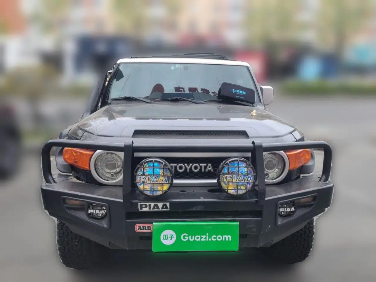 Toyota FJ Cruiser 2010 4.0L — миниатюра 2