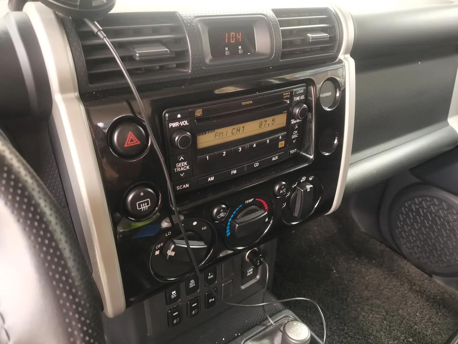 Toyota FJ Cruiser 2010 4.0L — миниатюра 14