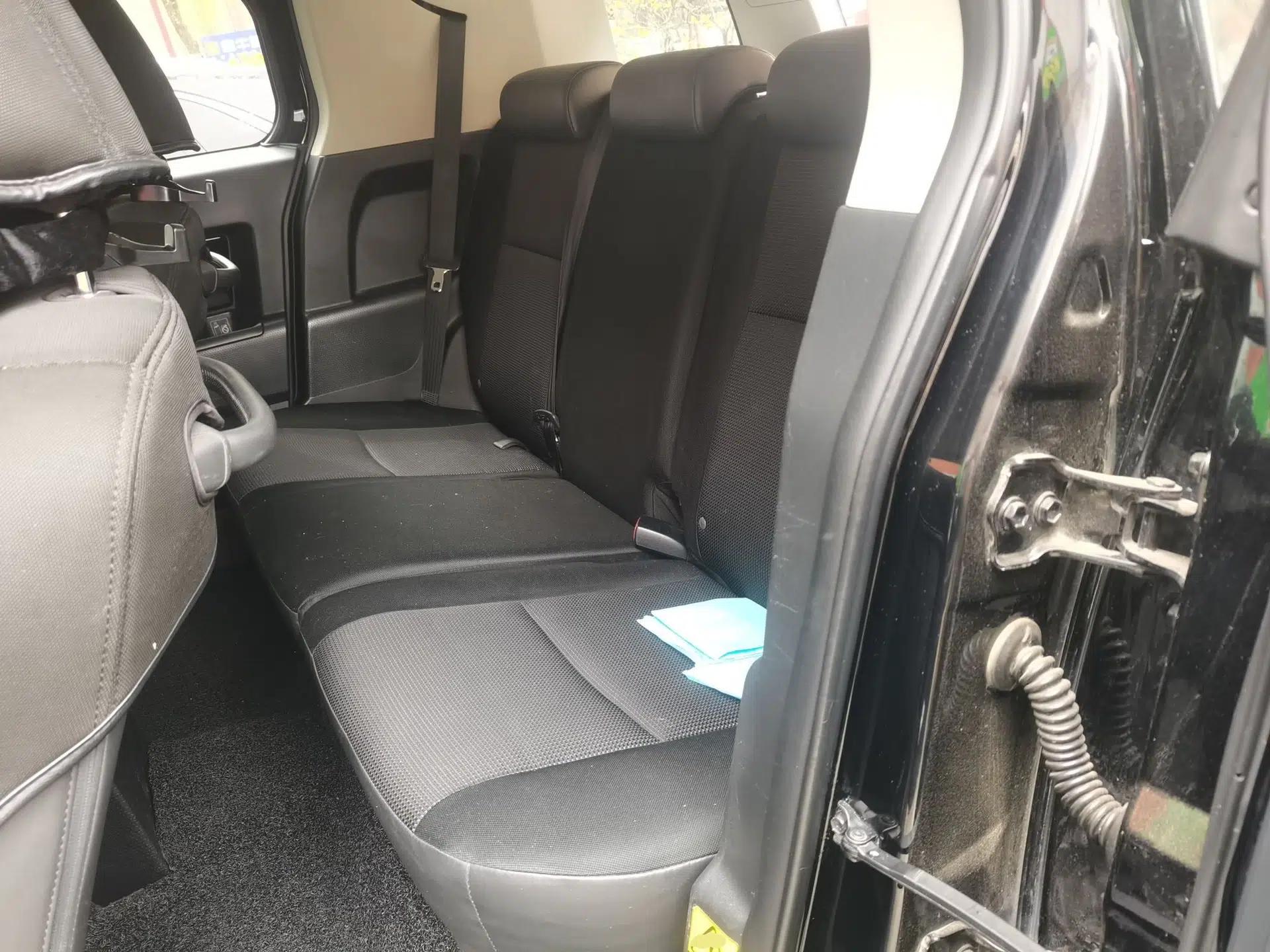 Toyota FJ Cruiser 2010 4.0L — миниатюра 18