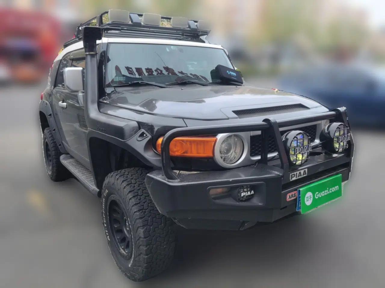Toyota FJ Cruiser 2010 4.0L — миниатюра 3