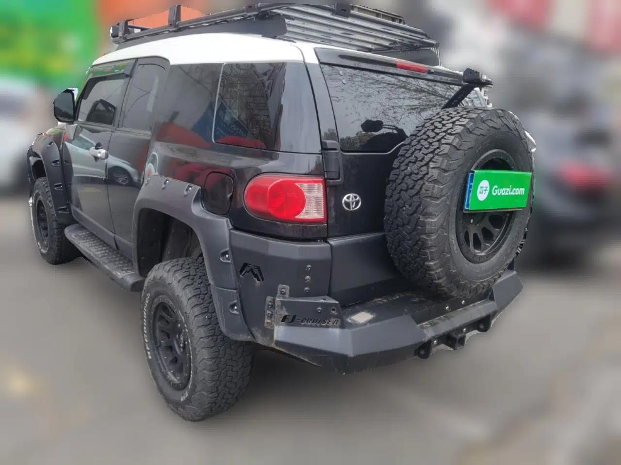 Toyota FJ Cruiser 2010 4.0L — миниатюра 4