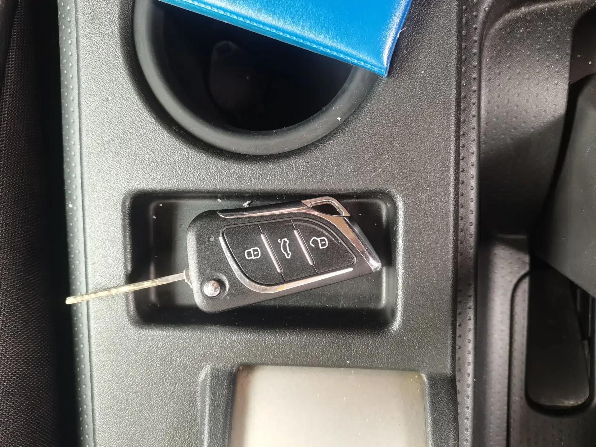 Toyota FJ Cruiser 2010 4.0L — миниатюра 9