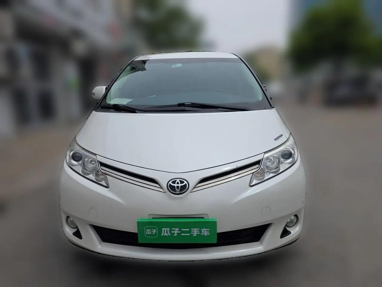 Toyota Previa  — миниатюра 2