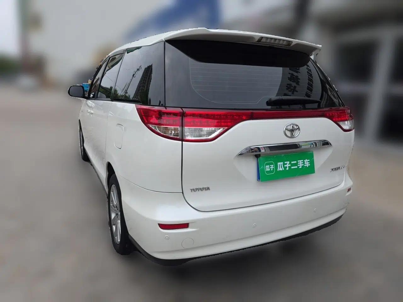 Toyota Previa  — миниатюра 4