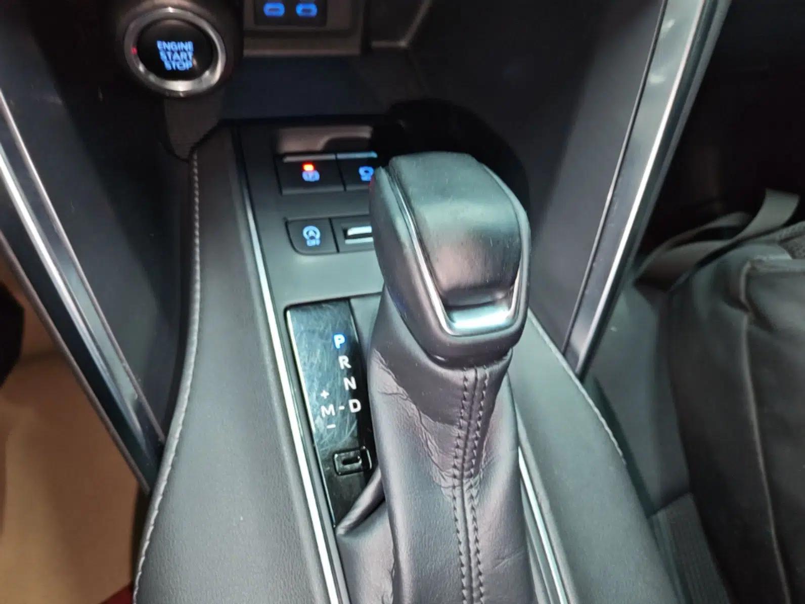 Toyota Harrier 2022 2.0L CVT Two-Wheel Drive Entry Version — миниатюра 17