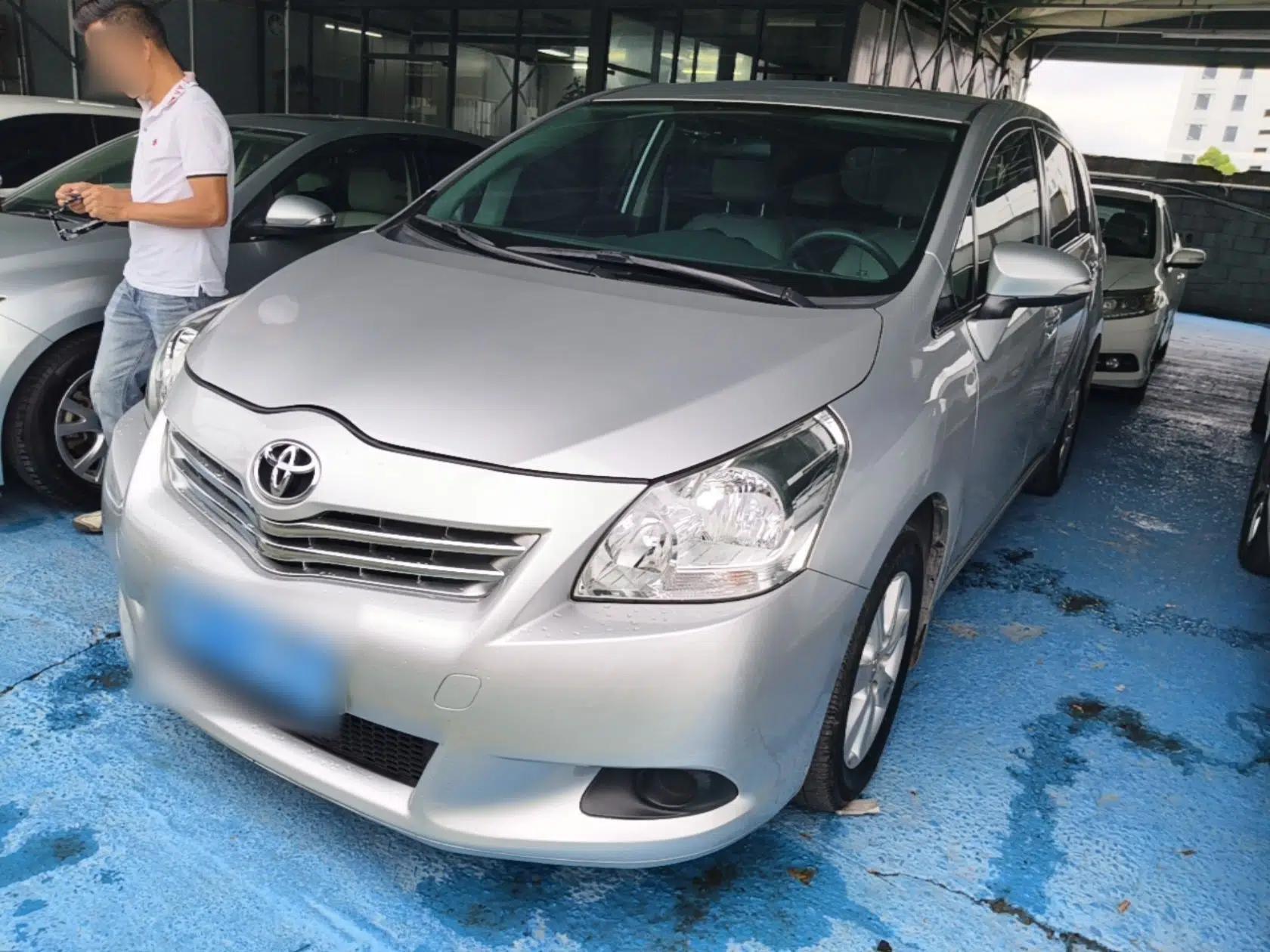 Toyota Verso 2014 Starlight 180E CVT Elite Edition — миниатюра 1