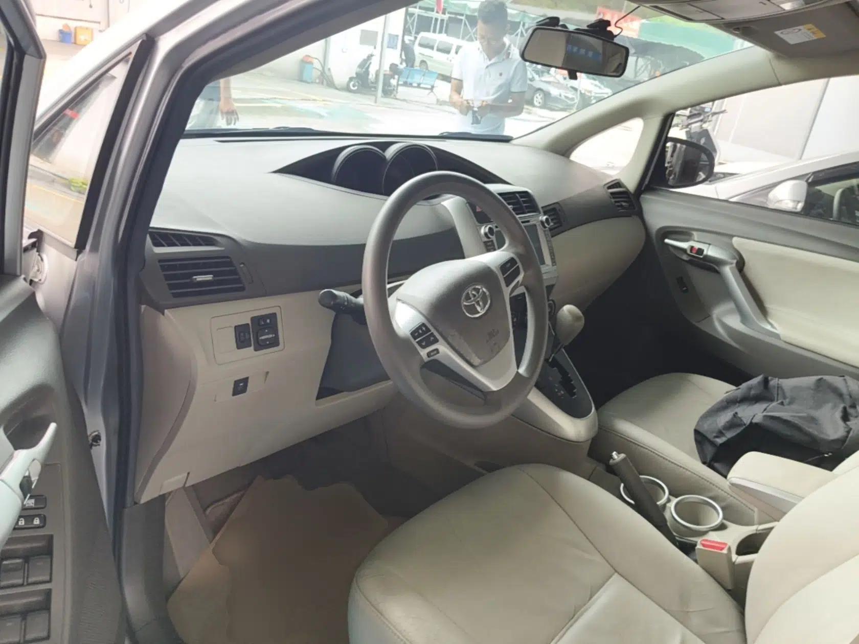 Toyota Verso 2014 Starlight 180E CVT Elite Edition — миниатюра 19