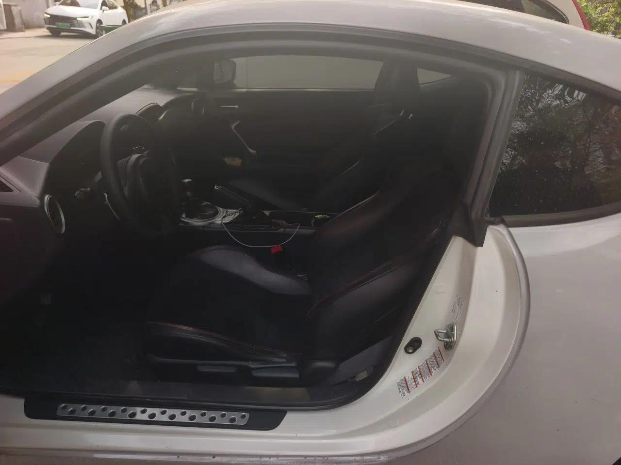 Toyota 86 2013 2.0L Automatic Luxury Version — миниатюра 16