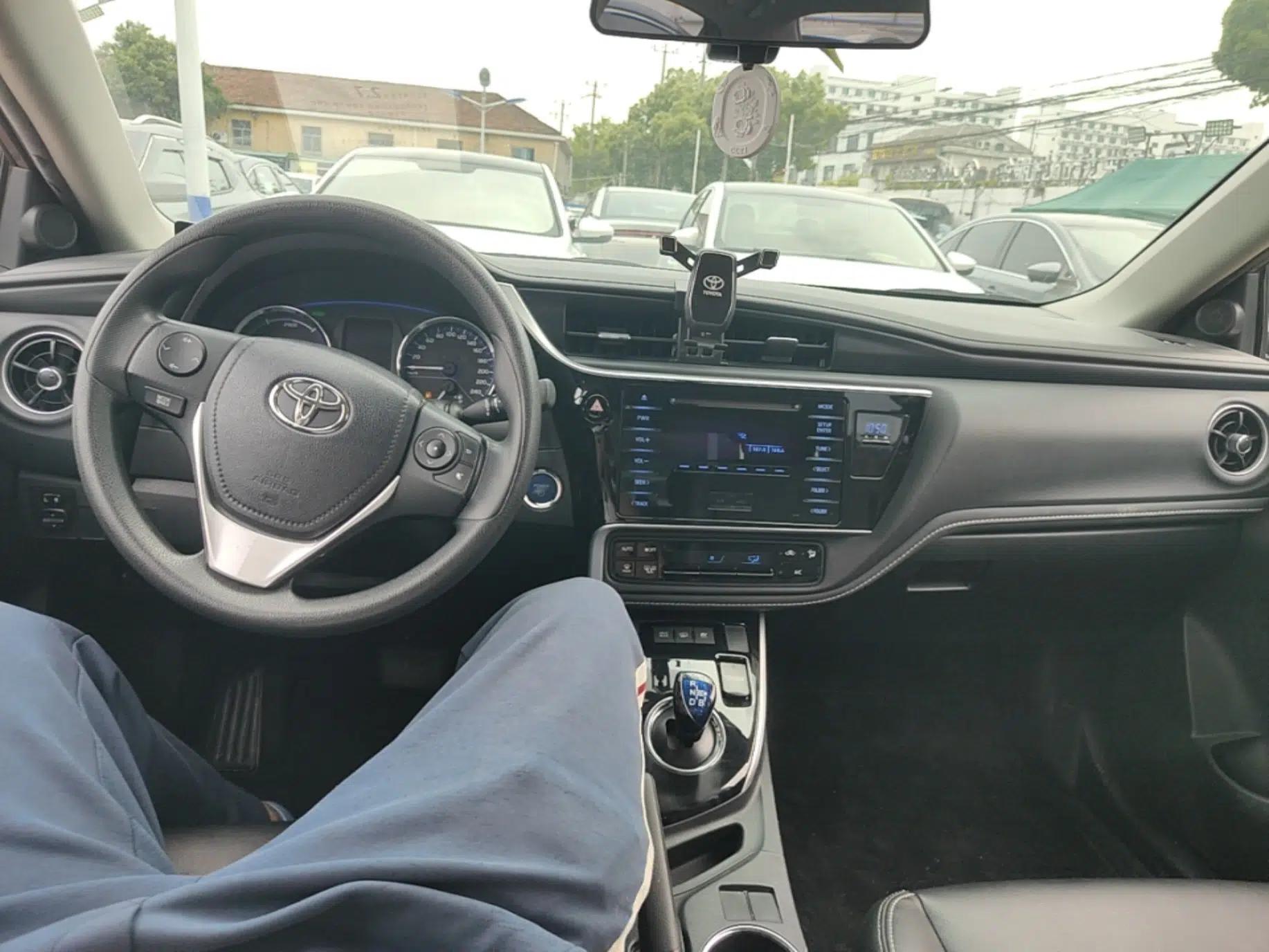 Toyota Corolla Hybrid E+ 2020 1.8L E-CVT Comfort Edition — миниатюра 13