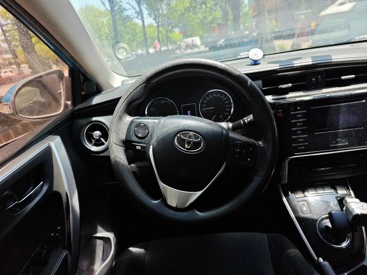 Toyota Corolla Hybrid E+ 2019 1.8L E-CVT Leading Edition — миниатюра 11