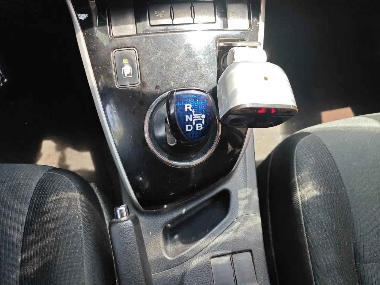 Toyota Corolla Hybrid E+ 2019 1.8L E-CVT Leading Edition — миниатюра 15