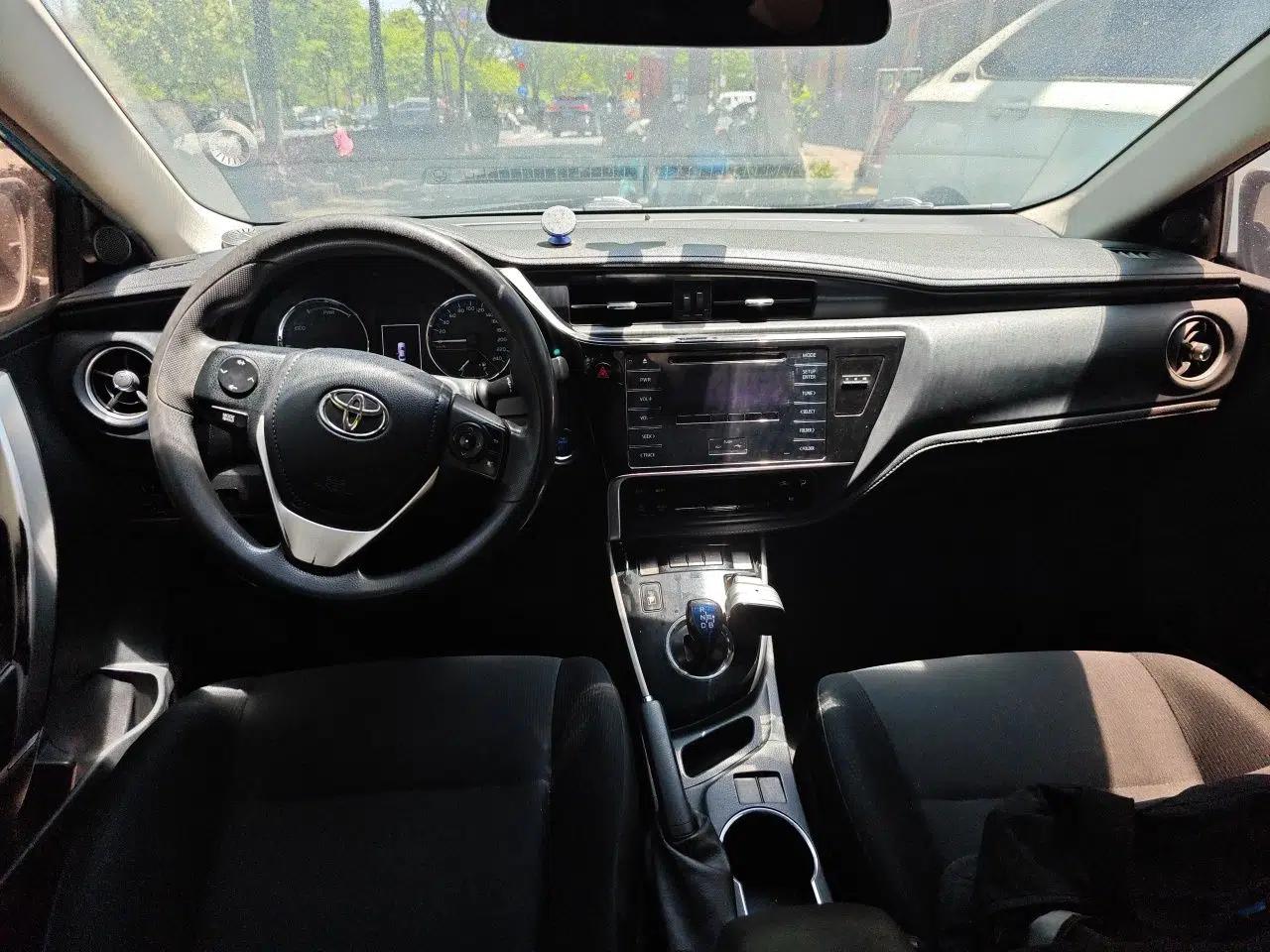 Toyota Corolla Hybrid E+ 2019 1.8L E-CVT Leading Edition — миниатюра 10