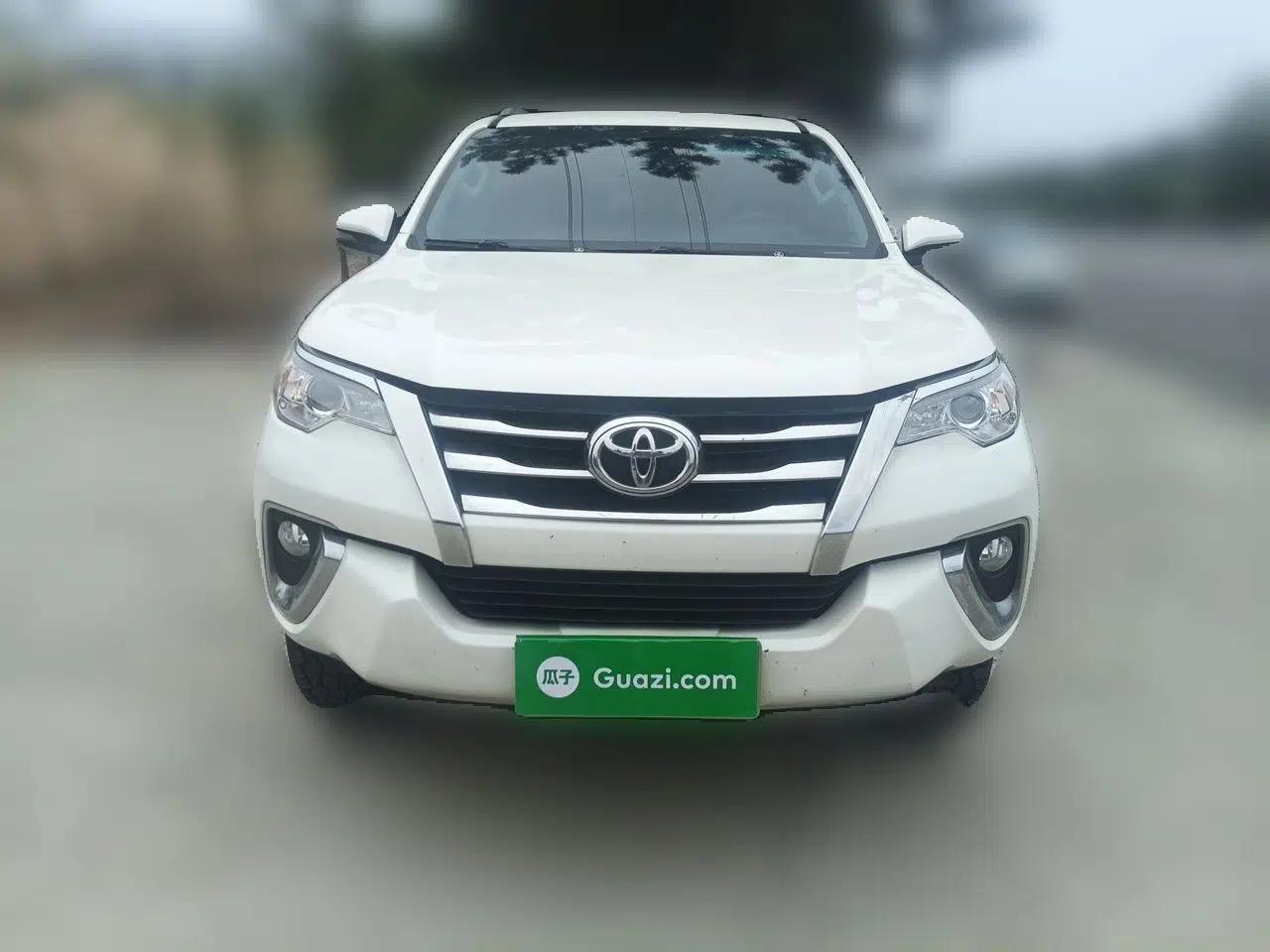 Toyota Fortuner  — миниатюра 2