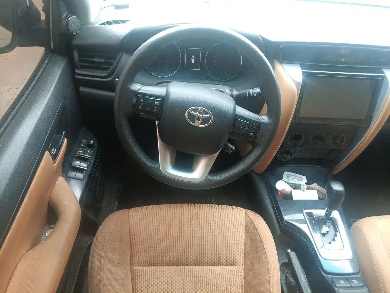 Toyota Fortuner  — миниатюра 11