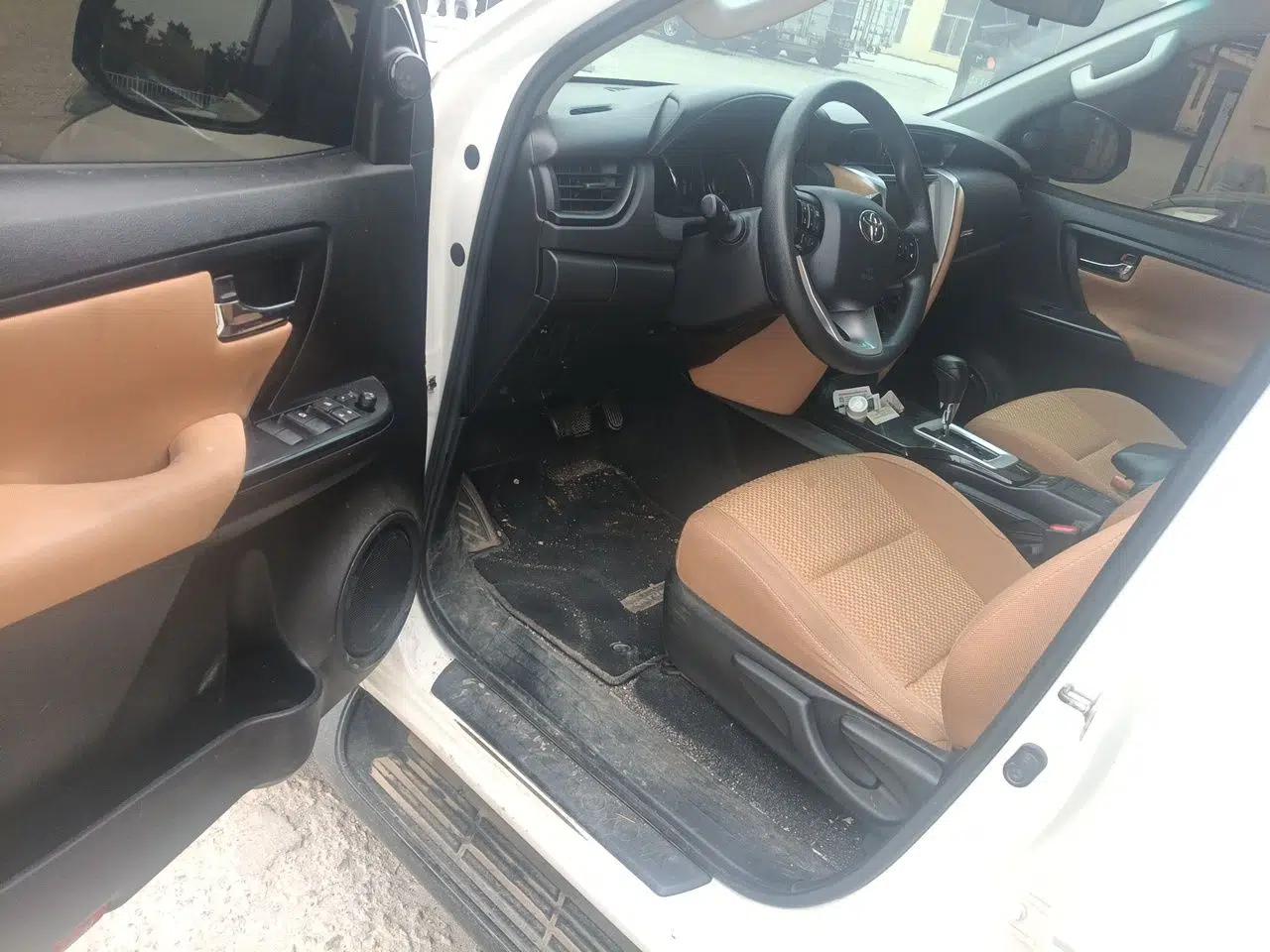 Toyota Fortuner  — миниатюра 17