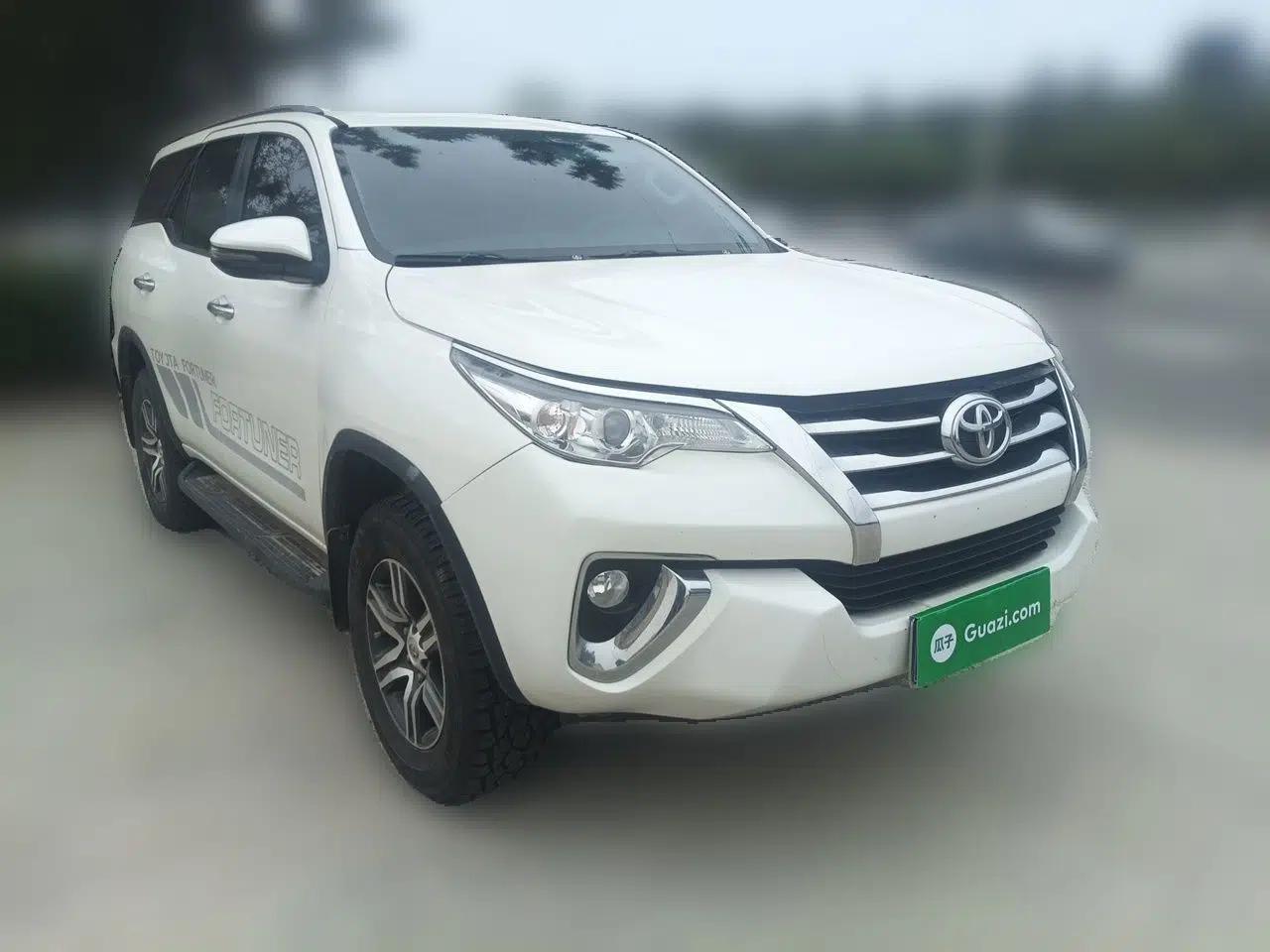Toyota Fortuner  — миниатюра 3