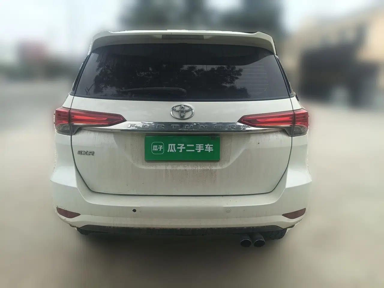 Toyota Fortuner  — миниатюра 5