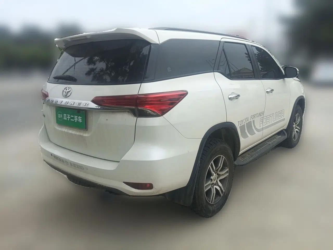 Toyota Fortuner  — миниатюра 6