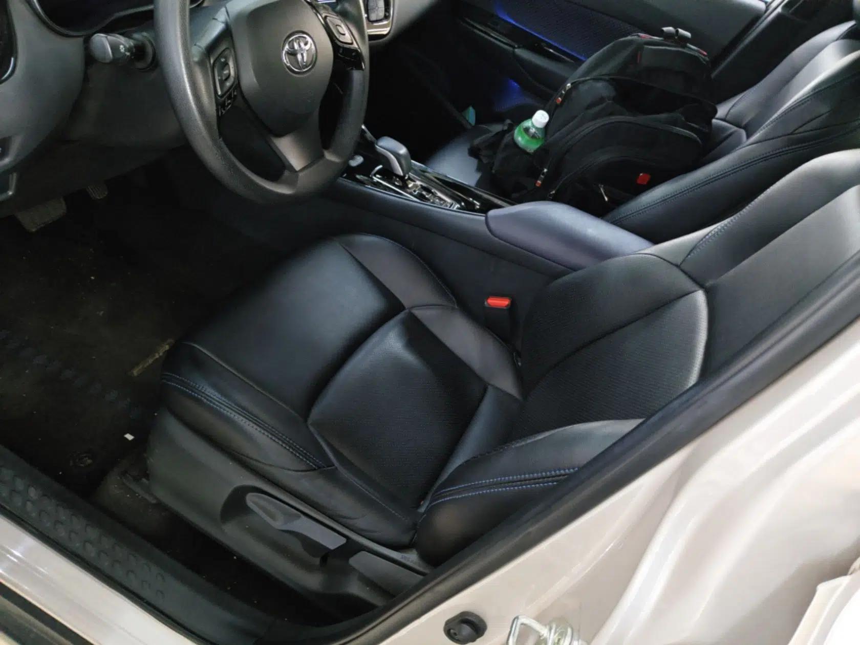 Toyota C-HR EV 2020 Luxury Sunroof Edition — миниатюра 18