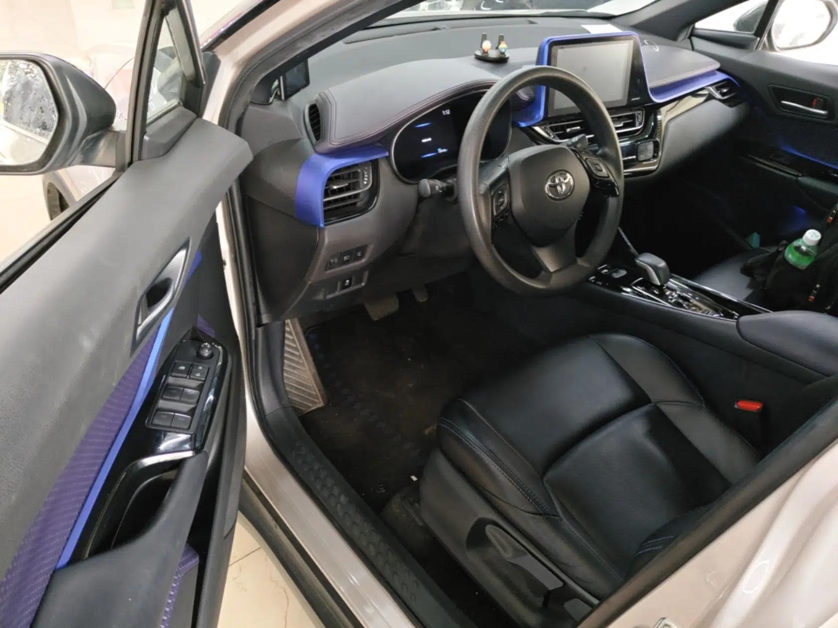 Toyota C-HR EV 2020 Luxury Sunroof Edition — миниатюра 19