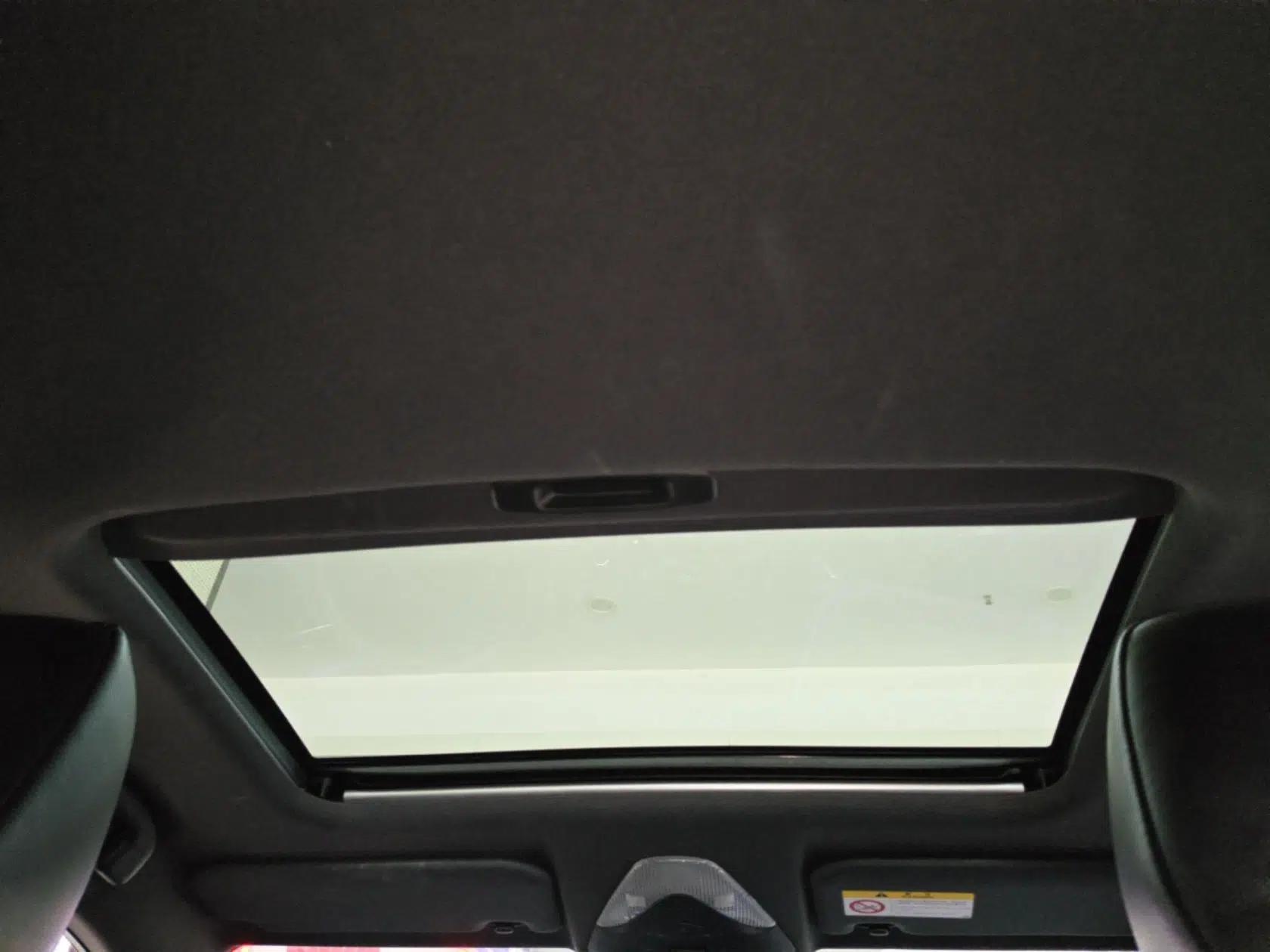 Toyota C-HR EV 2020 Luxury Sunroof Edition — миниатюра 21